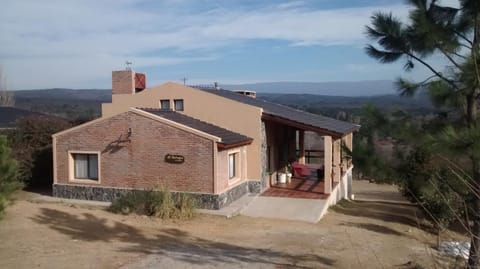 Facade/entrance, Natural landscape, Garden, Garden view, Mountain view, River view, Family