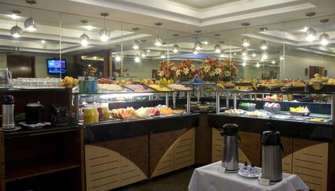 Restaurant/places to eat, Buffet breakfast