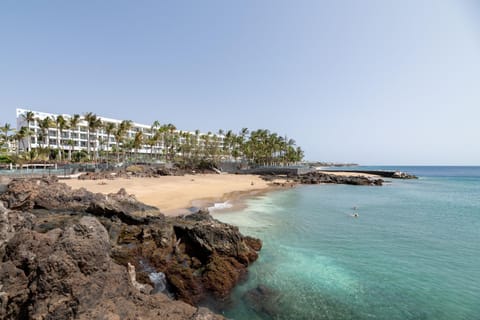 Property building, Natural landscape, Beach, Sea view