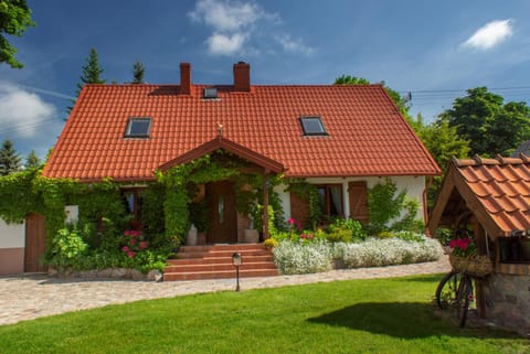 Property building, Facade/entrance, Garden