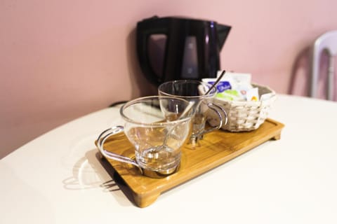 Coffee/tea facilities, Photo of the whole room, Decorative detail