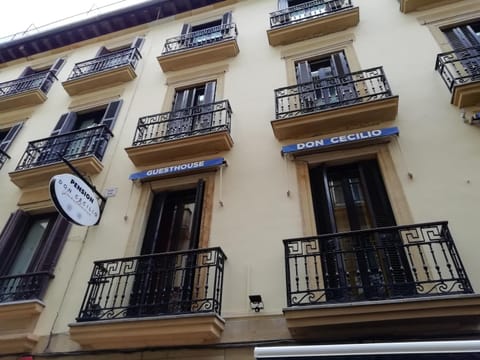 Don Cecilio Guesthouse (Parte Vieja) Bed and Breakfast in San Sebastian