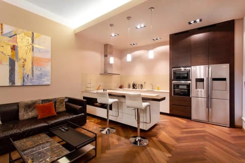 Kitchen or kitchenette, Living room