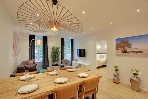 Living room, Dining area