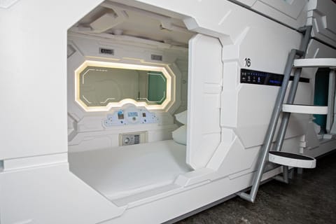 Puffin Nest Capsule Hostel Capsule hotel in Southern Region