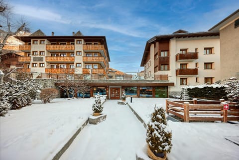 Facade/entrance, Winter