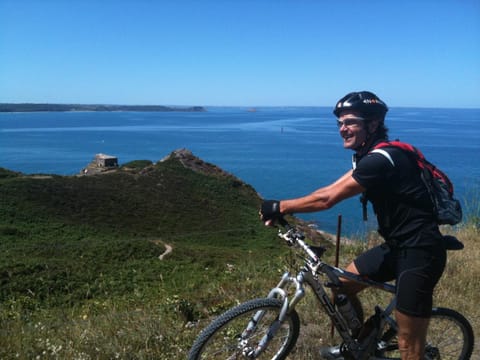 Cycling, Entertainment