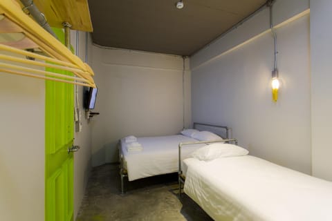 Bloo Hostel Hostal in Wichit