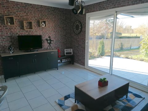 Patio, Living room