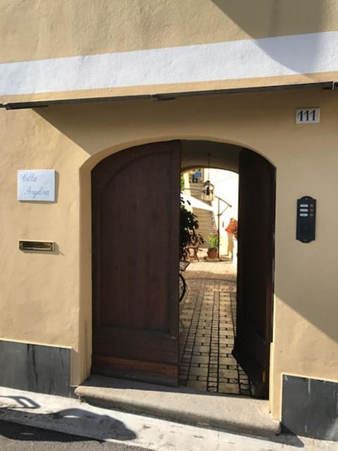 Villa Angelina - Casa Glicine Eigentumswohnung in Vallecrosia