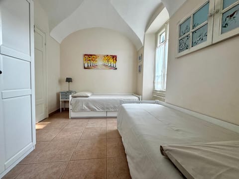 Villa Angelina Holiday Homes I Casa Glicine I Villa del 700 I Giardino I Mare 5 min I 6 ospiti I Parcheggio privato Apartment in Vallecrosia