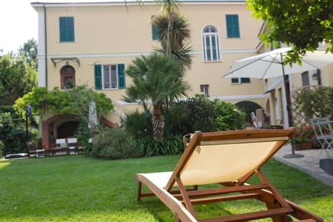 Villa Angelina - Casa Glicine Eigentumswohnung in Vallecrosia