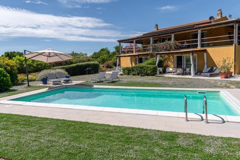 Property building, Pool view