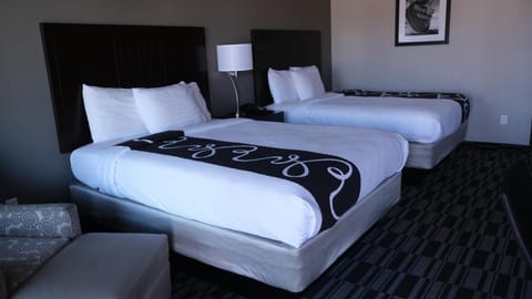 Catoosa Inn & Suites Hotel in Tulsa