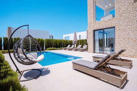 Coral Residences Villa in Peyia