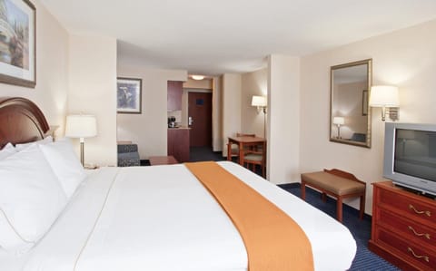 Holiday Inn Express Hotel & Suites Cleveland-Richfield, an IHG Hotel Hotel in Brecksville
