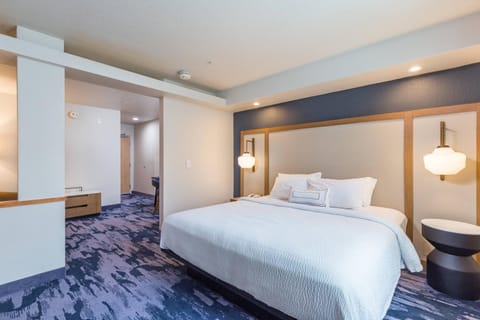 Fairfield Inn and Suites by Marriott Tampa North Hotel in Temple Terrace