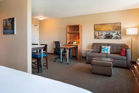 TownePlace Suites by Marriott Chicago Naperville Hotel in Warrenville