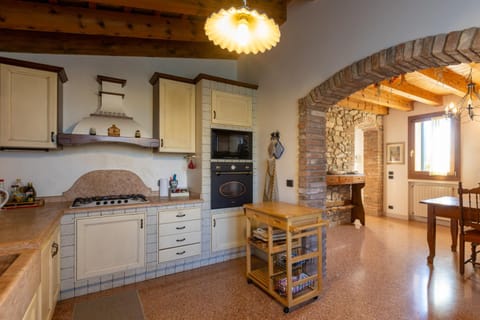 Kitchen or kitchenette, Dining area, dishwasher, oven, stove