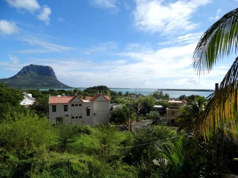 Garden view, Mountain view, Sea view