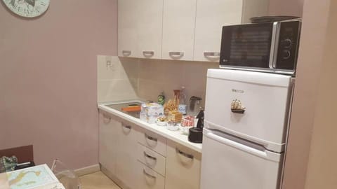 Coffee/tea facilities, Kitchen or kitchenette, Communal kitchen