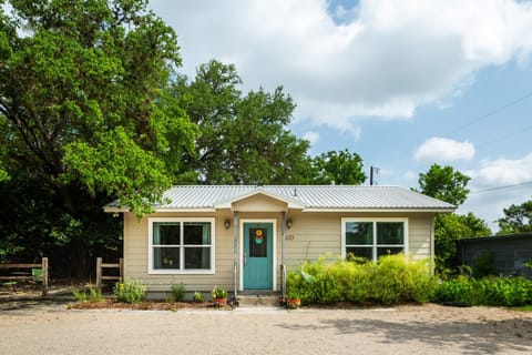 Bear Creek Cottage House in Austin