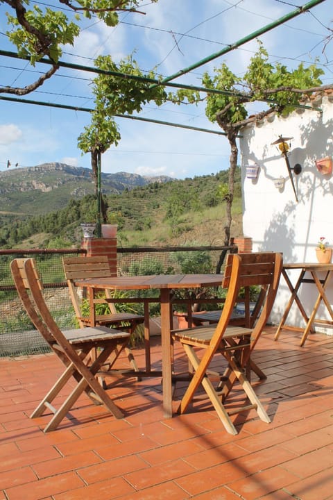 Balcony/Terrace, Mountain view