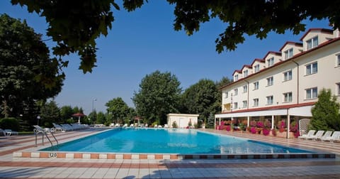 Facade/entrance, Day, Summer, Swimming pool