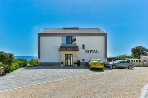 Royal Apartments Condo in Novalja