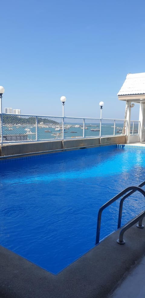 Sea view, Swimming pool, sunbed