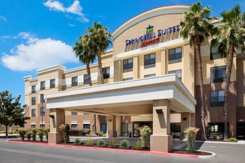 SpringHill Suites Fresno Hotel in Fresno