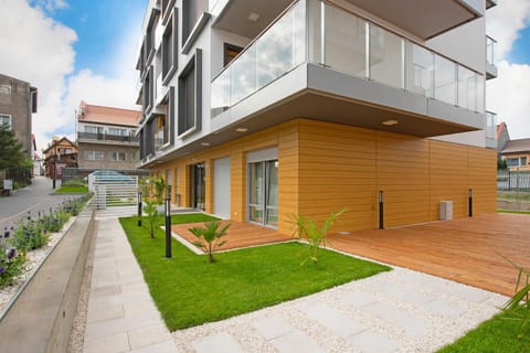 Garden, Balcony/Terrace