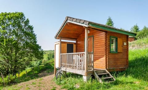 Domaine de l'Ours / Camping Lodge Campground/ 
RV Resort in Auvergne-Rhône-Alpes