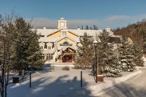 Château Beauvallon Hotel in Mont-Tremblant