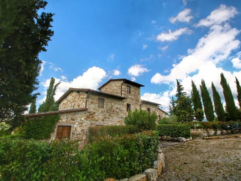 Belvilla by OYO Limone Condo in Radda in Chianti