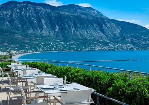 Restaurant/places to eat, Balcony/Terrace, Beach, Sea view