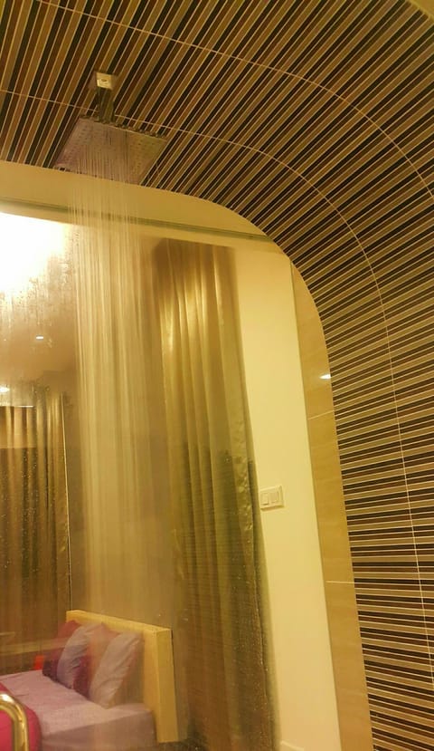 Shower, Steam room, Bathroom