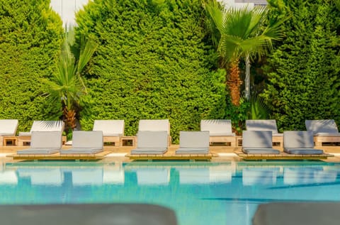 Drossia Palms Hotel and Nisos Beach Suites Aparthotel in Malia, Crete