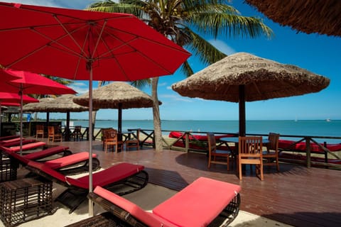 Ramada Suites by Wyndham Wailoaloa Beach Fiji Apartment hotel in Nadi
