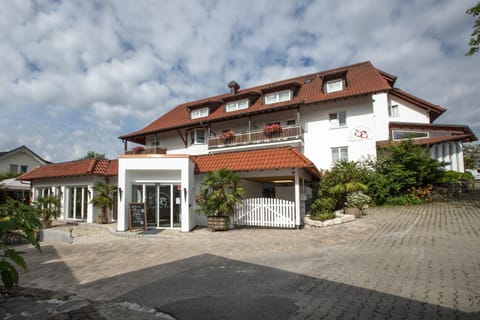 Hotel & Restaurant "Am Obstgarten" Hotel in Friedrichshafen