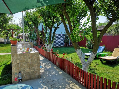 Casa cu Foisor Bed and Breakfast in Eforie Nord