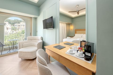 Coffee/tea facilities, Seating area