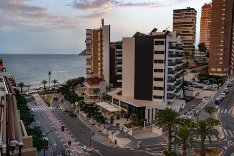 Sea view, Street view