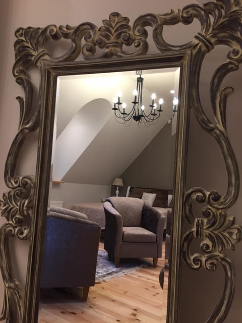 Living room, Photo of the whole room