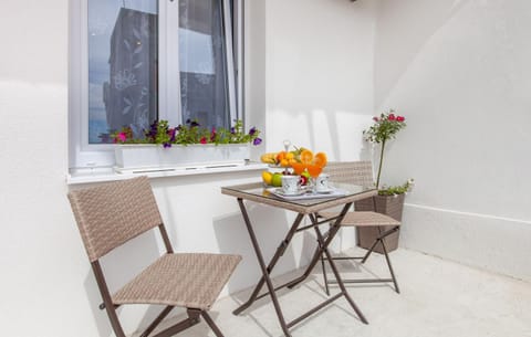 Balcony/Terrace, children, Family