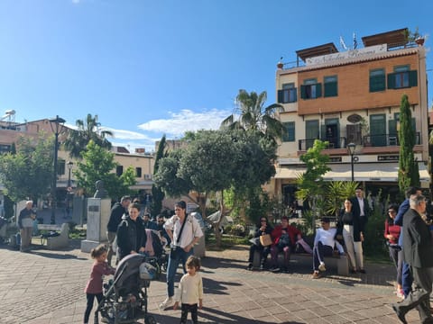 Property building, People, children