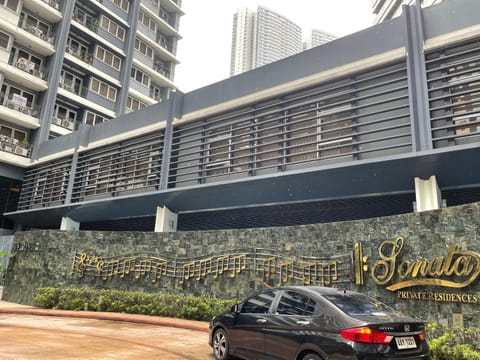 Luxury suite across SM Megamall Condominio in Mandaluyong