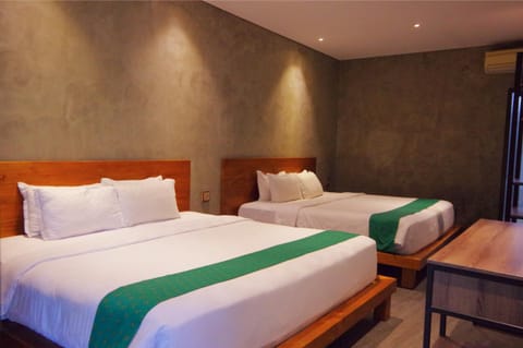 The Westlake Hotel & Resort Yogyakarta Hôtel in Special Region of Yogyakarta