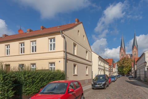 Altstadt Ferienwohnung Condo in Neuruppin