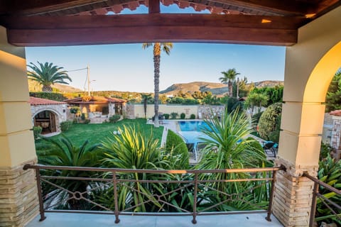 Balcony/Terrace, Pool view, Swimming pool, Swimming pool